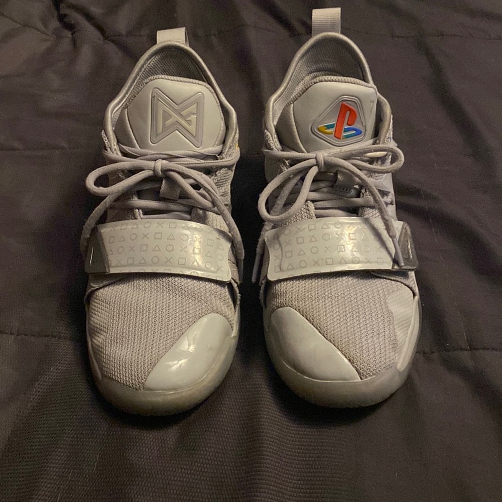 Nike PlayStation PG 2.5 “Grey wolf”